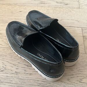 Donald Pliner Loafer
